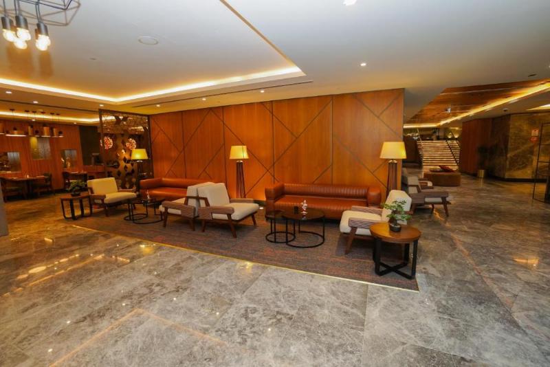 The Grand Lux Hotel - Lobi