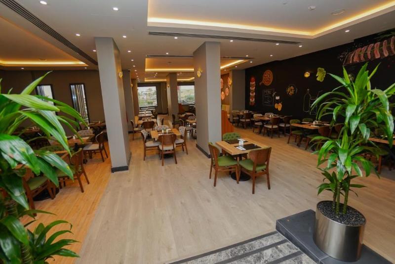 The Grand Lux Hotel - Restoran