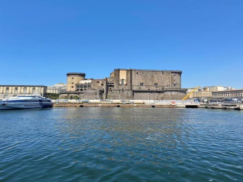Yacht Club Angioino - Genel