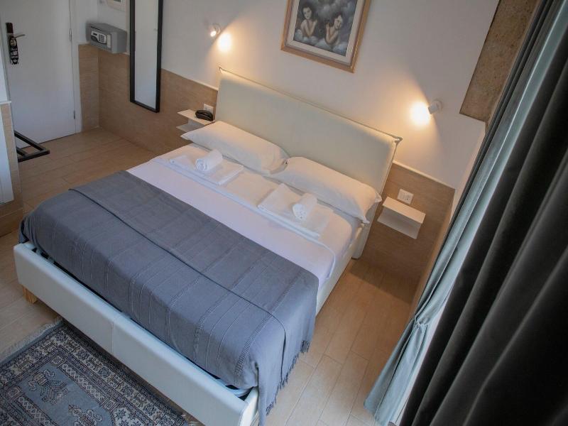 Hotel H22 - Oda