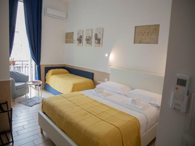 Hotel H22 - Oda