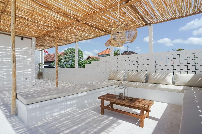 Avanoa Villa By Zuzu - Teras
