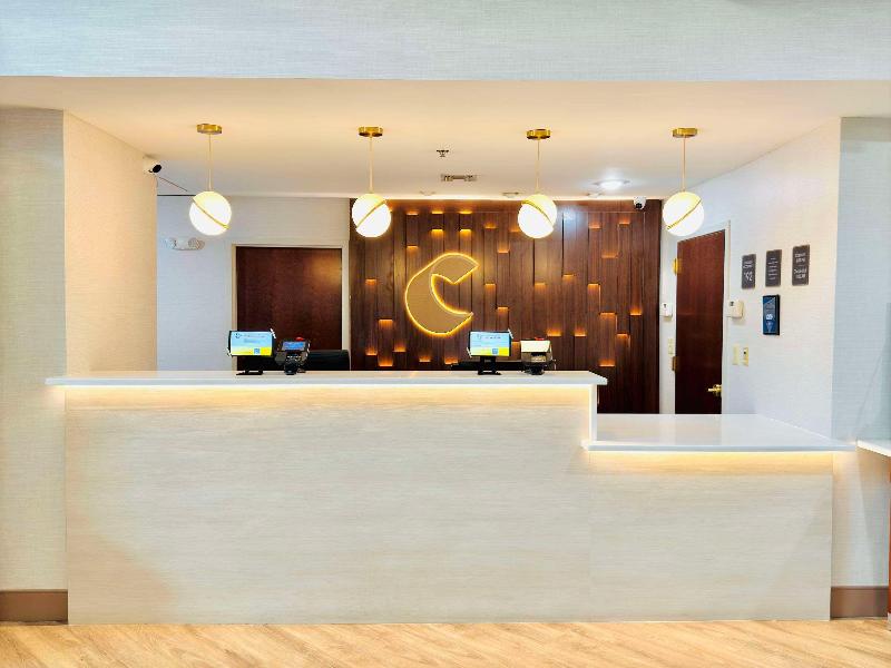 Comfort Suites East Brunswick - South River - Lobi