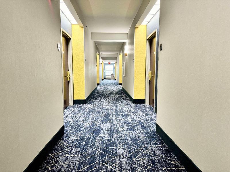 Comfort Suites East Brunswick - South River - Lobi
