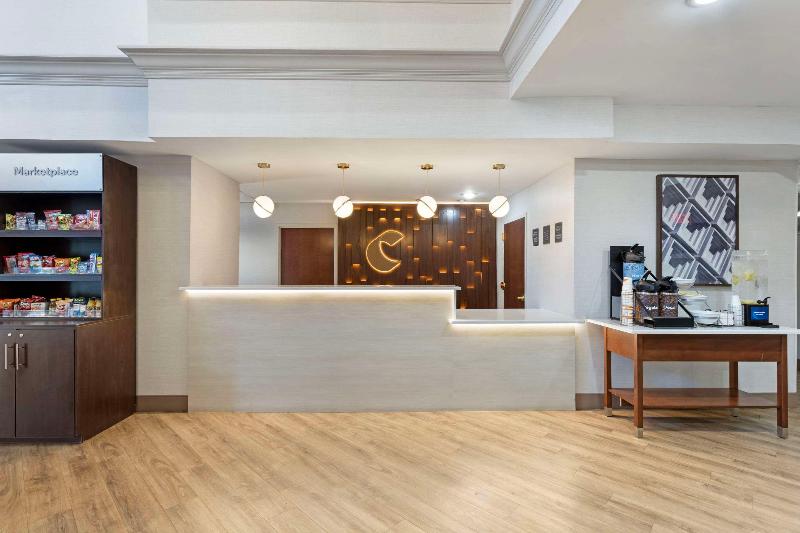 Comfort Suites East Brunswick - South River - Lobi