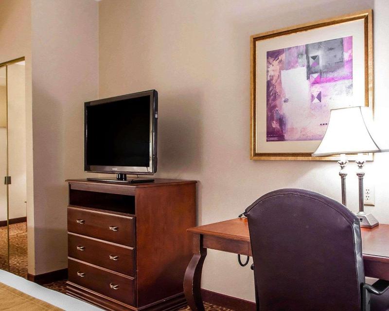 Comfort Suites East Brunswick - South River - Oda