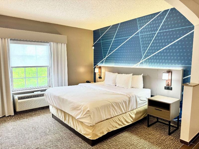 Comfort Suites East Brunswick - South River - Oda