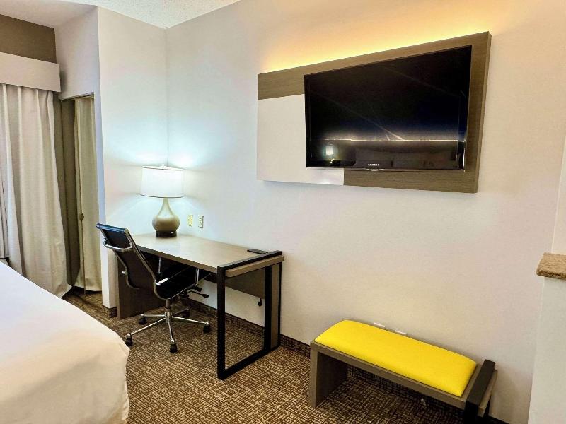 Comfort Suites East Brunswick - South River - Oda