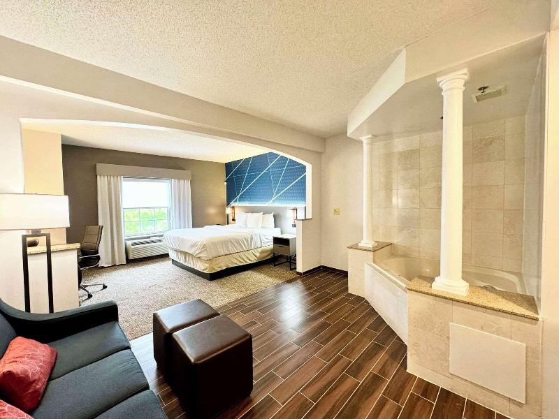 Comfort Suites East Brunswick - South River - Oda