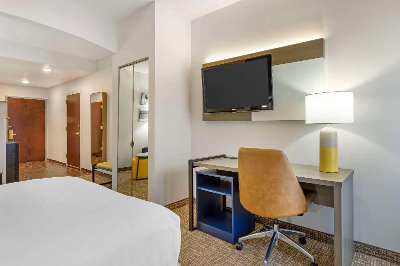 Comfort Suites East Brunswick - South River - Oda
