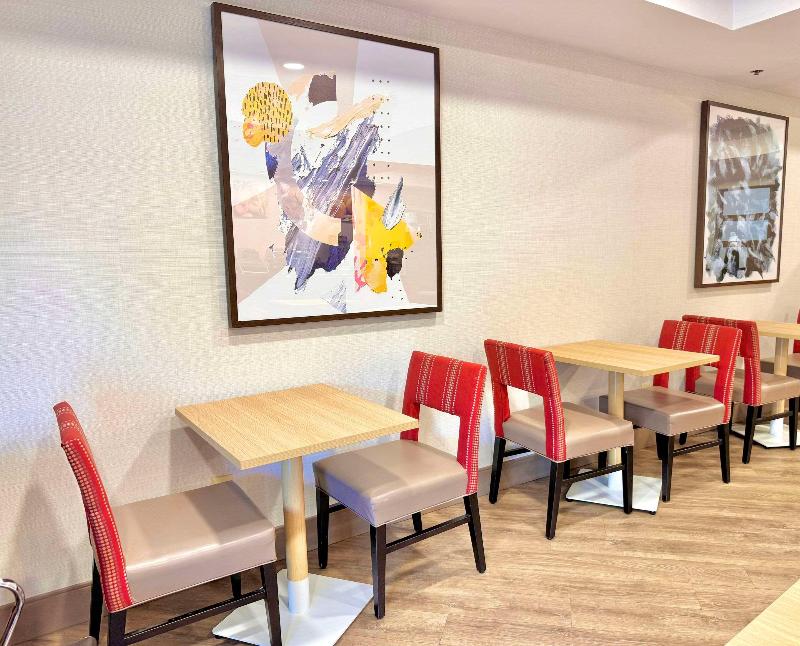 Comfort Suites East Brunswick - South River - Restoran