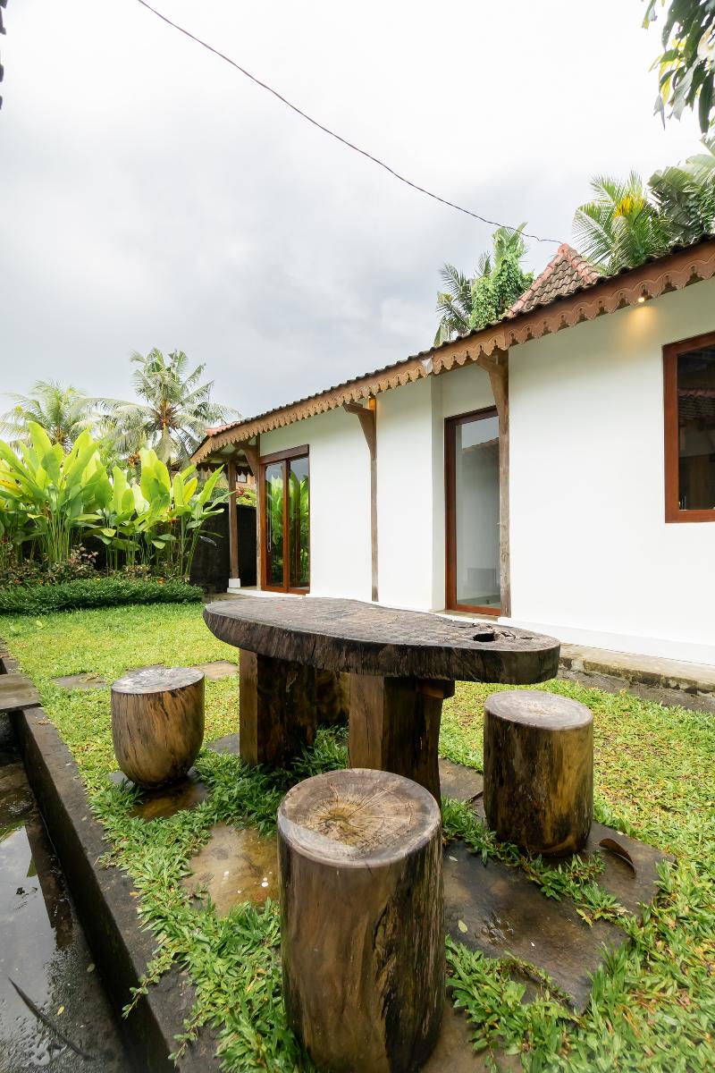 Singgah Di Ubud 2 By Zuzu - Genel