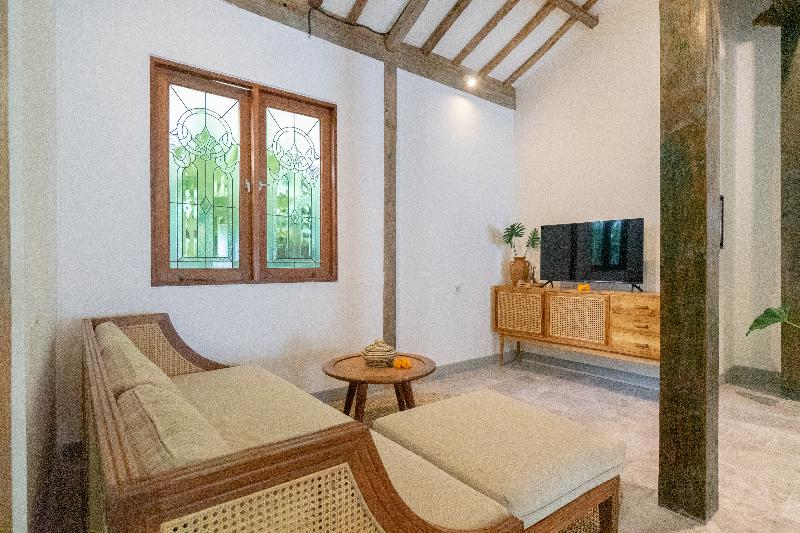 Singgah Di Ubud 1 By Zuzu - Oda