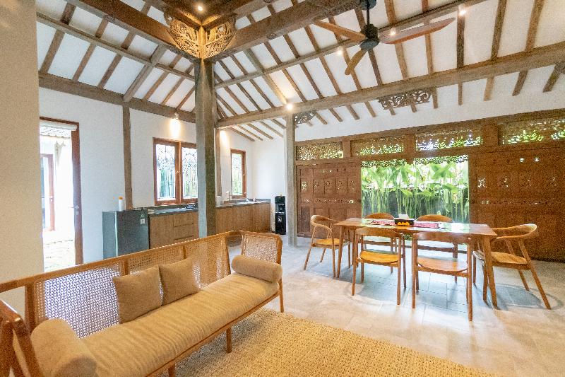 Singgah Di Ubud 1 By Zuzu - Oda