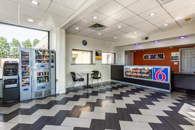 Motel 6 Elizabeth, Nj-Newark Liberty Intl Airport - Lobi