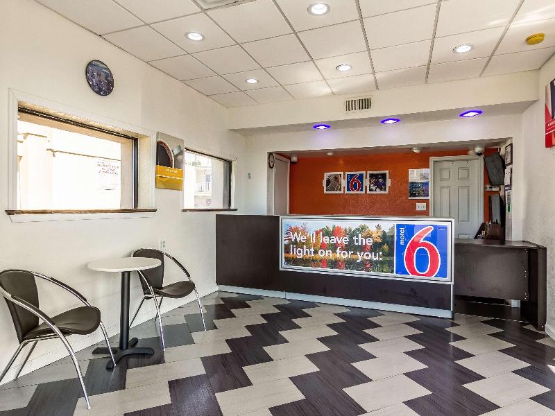 Motel 6 Elizabeth, Nj-Newark Liberty Intl Airport - Lobi