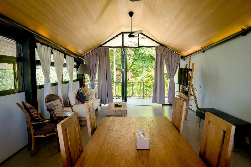 Kopi Villa By Zuzu - Lobi
