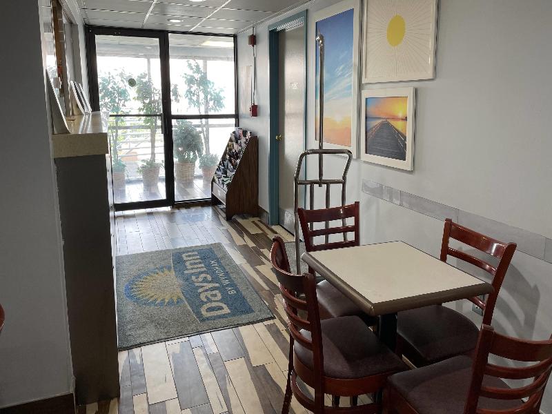 Days Inn By Wyndham Jersey City - Lobi