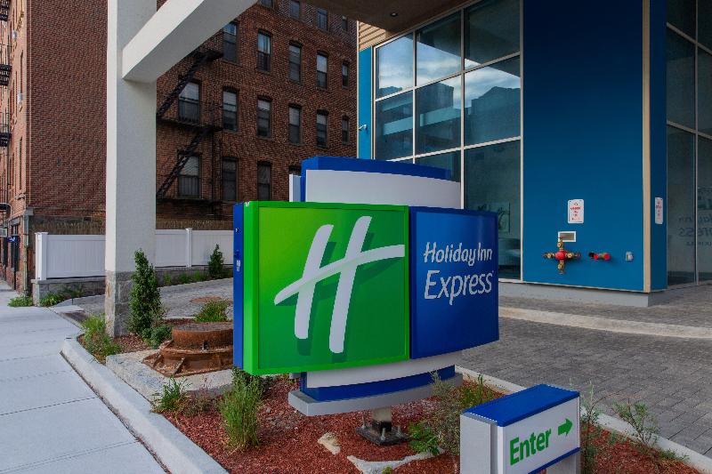 Holiday Inn Express New Rochelle - Genel