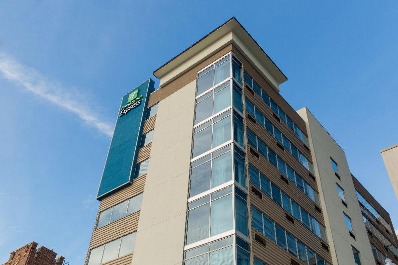 Holiday Inn Express New Rochelle - Genel