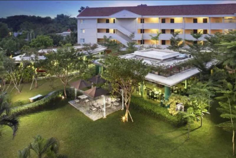 Delonix Hotel Karawang - Genel