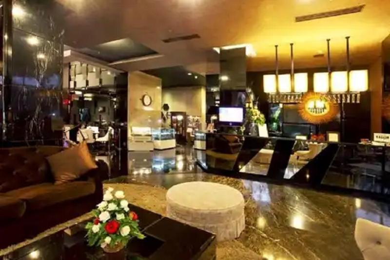Amaroossa Hotel Bandung Indonesia - Lobi