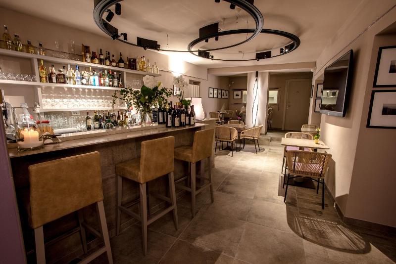 Uve Rooms Wine Bar - Bar