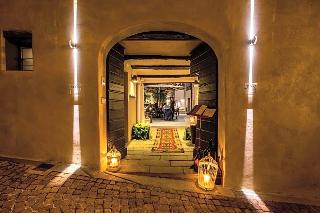 Uve Rooms Wine Bar