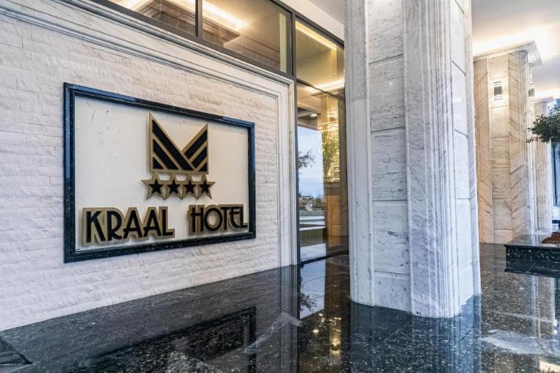 Kraal Hotel - Lobi