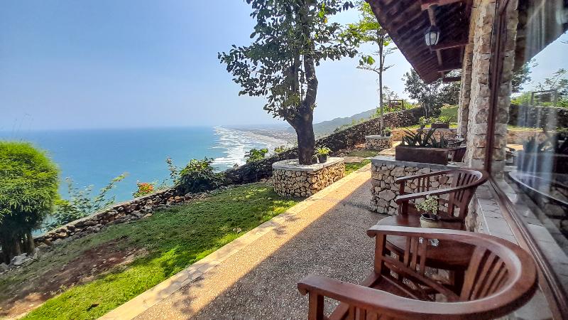 Edge Resort Yogyakarta - Oda