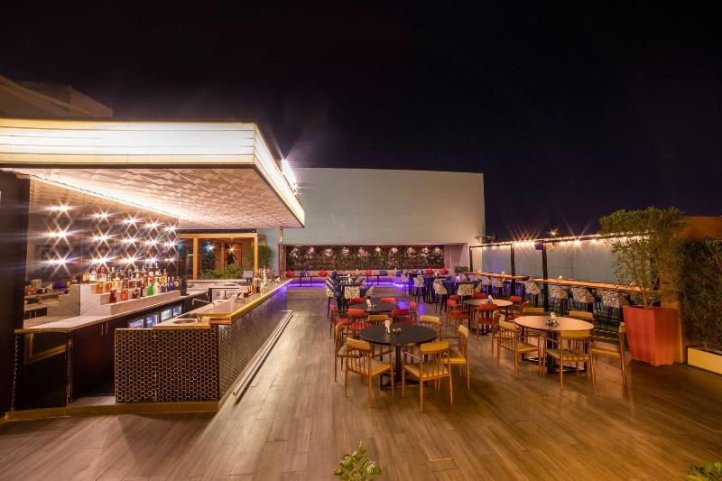 Four Points By Sheraton Production City, Dubai - Lobi