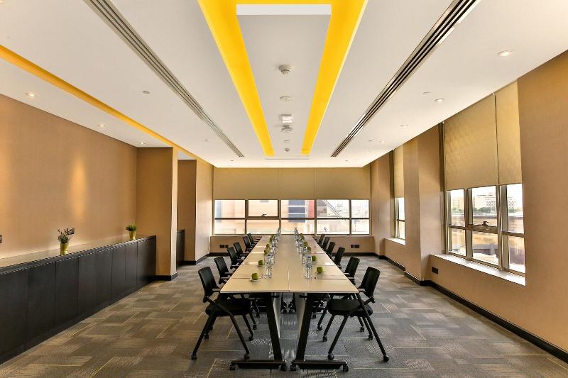 Four Points By Sheraton Production City, Dubai - Toplantı