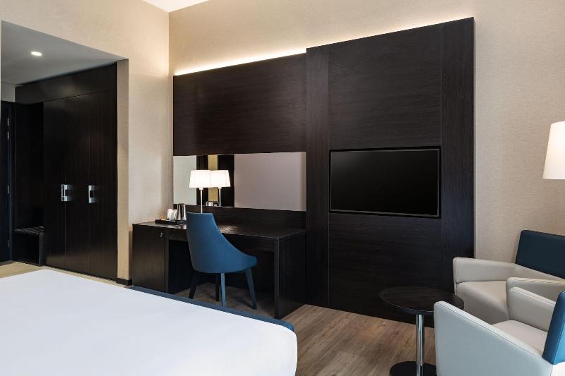 Four Points By Sheraton Production City, Dubai - Oda