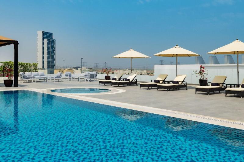 Four Points By Sheraton Production City, Dubai - Havuz