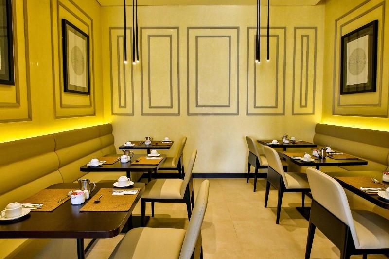 Four Points By Sheraton Production City, Dubai - Restoran