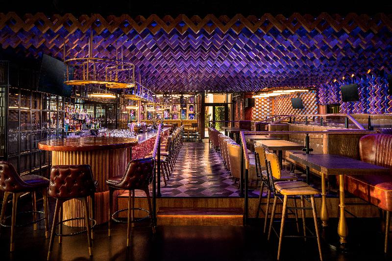 Holiday Inn Hotel & Suites Dubai Science Park - Bar
