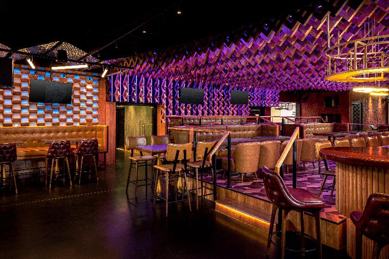 Holiday Inn Hotel & Suites Dubai Science Park - Bar