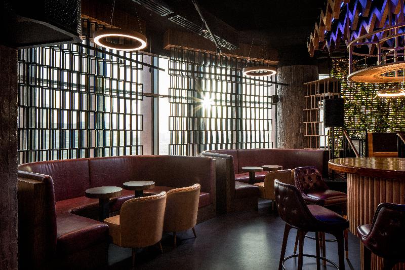Holiday Inn Hotel & Suites Dubai Science Park - Bar