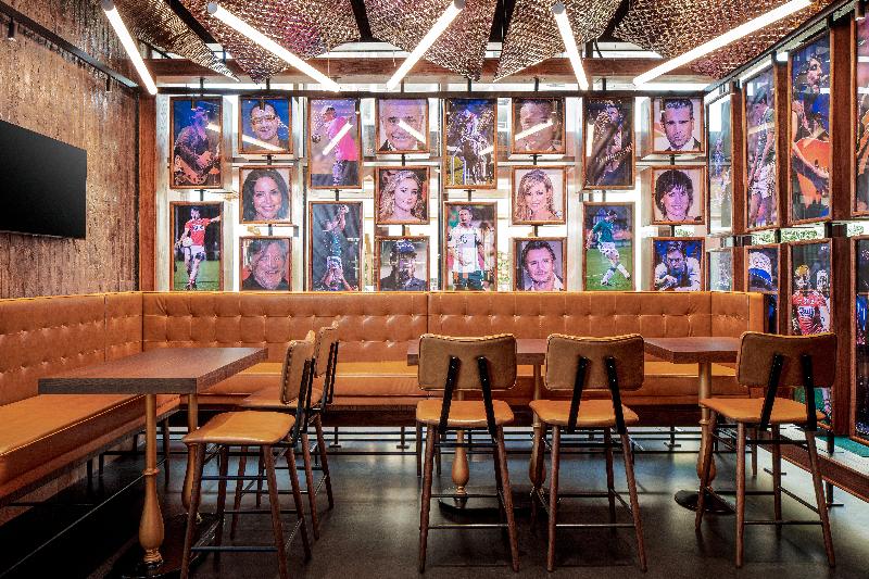 Holiday Inn Hotel & Suites Dubai Science Park - Bar
