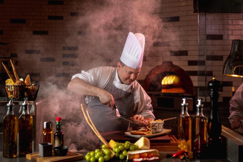 Holiday Inn Hotel & Suites Dubai Science Park - Bar