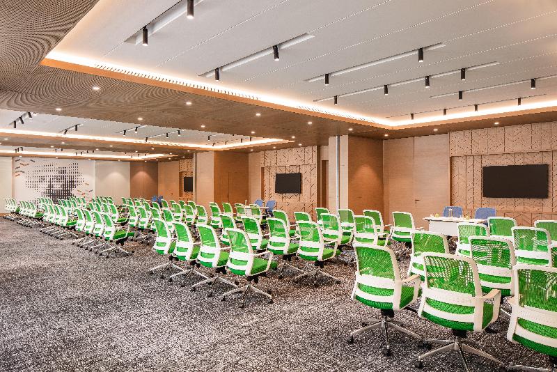 Holiday Inn Hotel & Suites Dubai Science Park - Toplantı