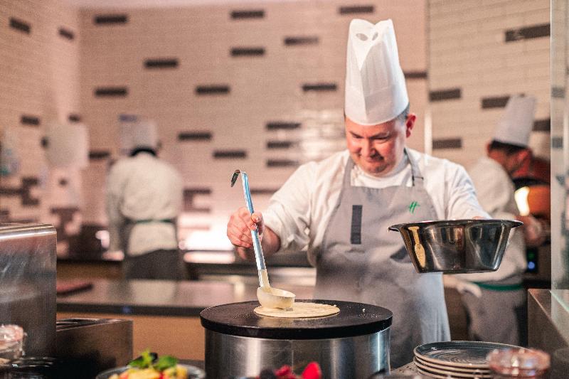 Holiday Inn Hotel & Suites Dubai Science Park - Restoran