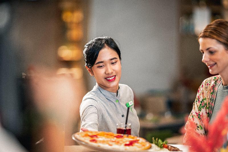 Holiday Inn Hotel & Suites Dubai Science Park - Restoran