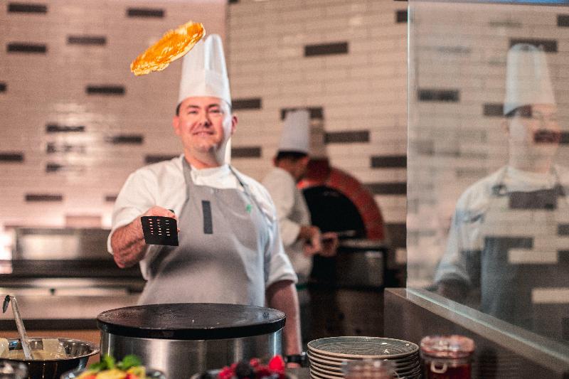 Holiday Inn Hotel & Suites Dubai Science Park - Restoran