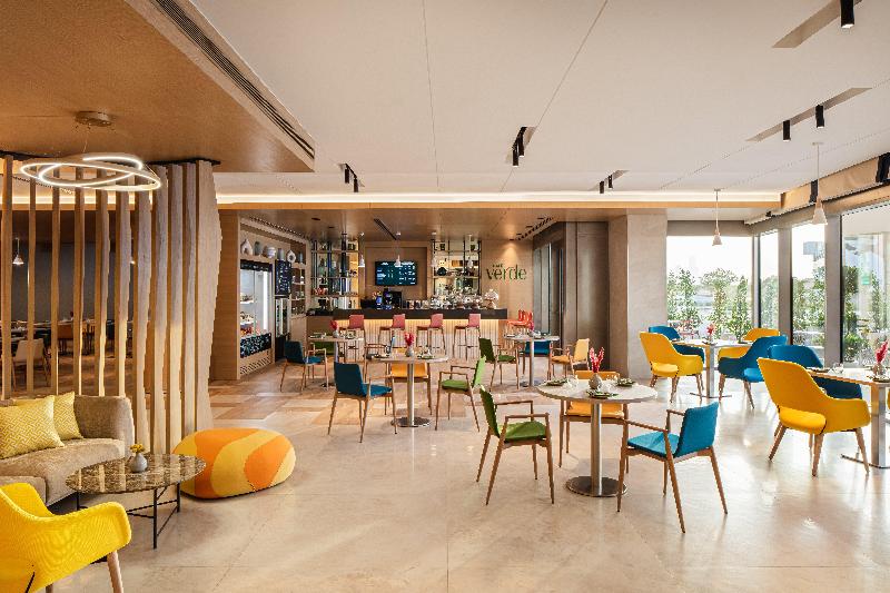 Holiday Inn Hotel & Suites Dubai Science Park - Restoran