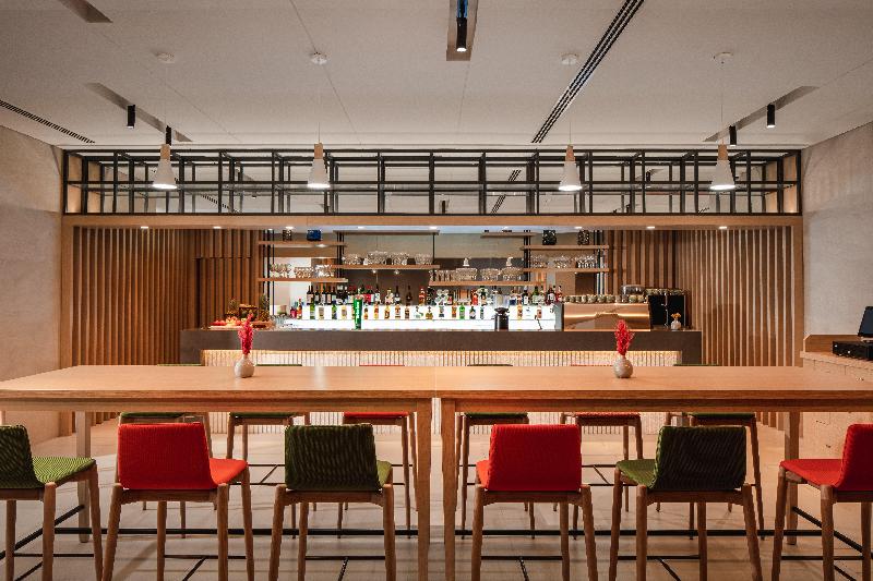 Holiday Inn Hotel & Suites Dubai Science Park - Restoran