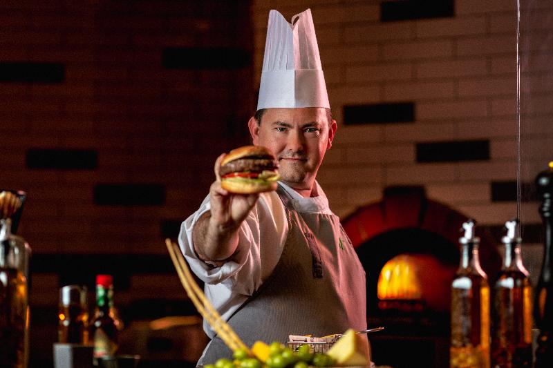 Holiday Inn Hotel & Suites Dubai Science Park - Restoran
