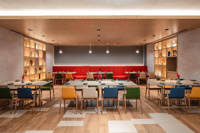 Holiday Inn Hotel & Suites Dubai Science Park - Restoran