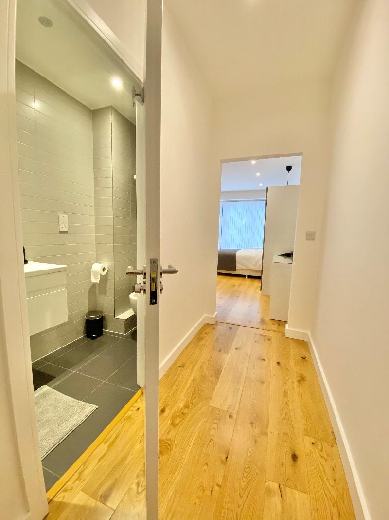 Goodwin - Lobi