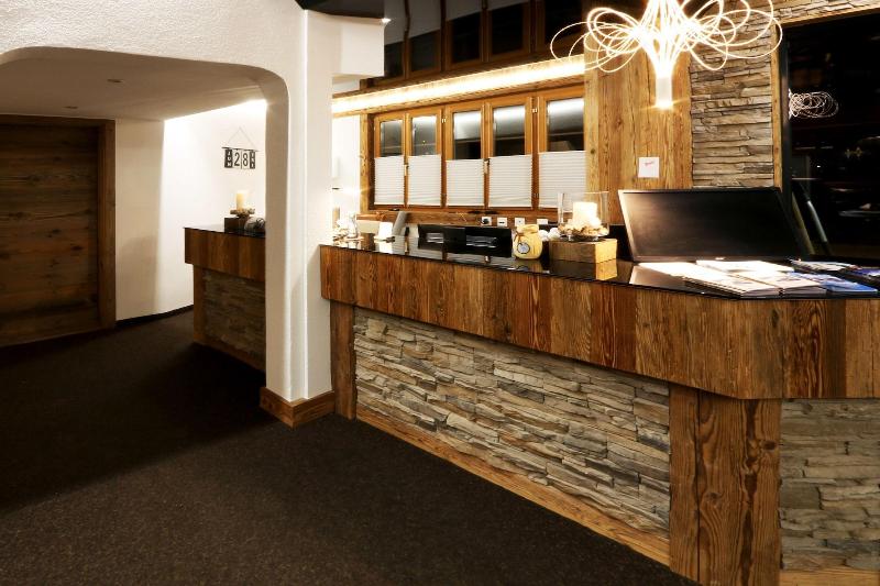 Amber Ski In Out Hotel Spa - Lobi
